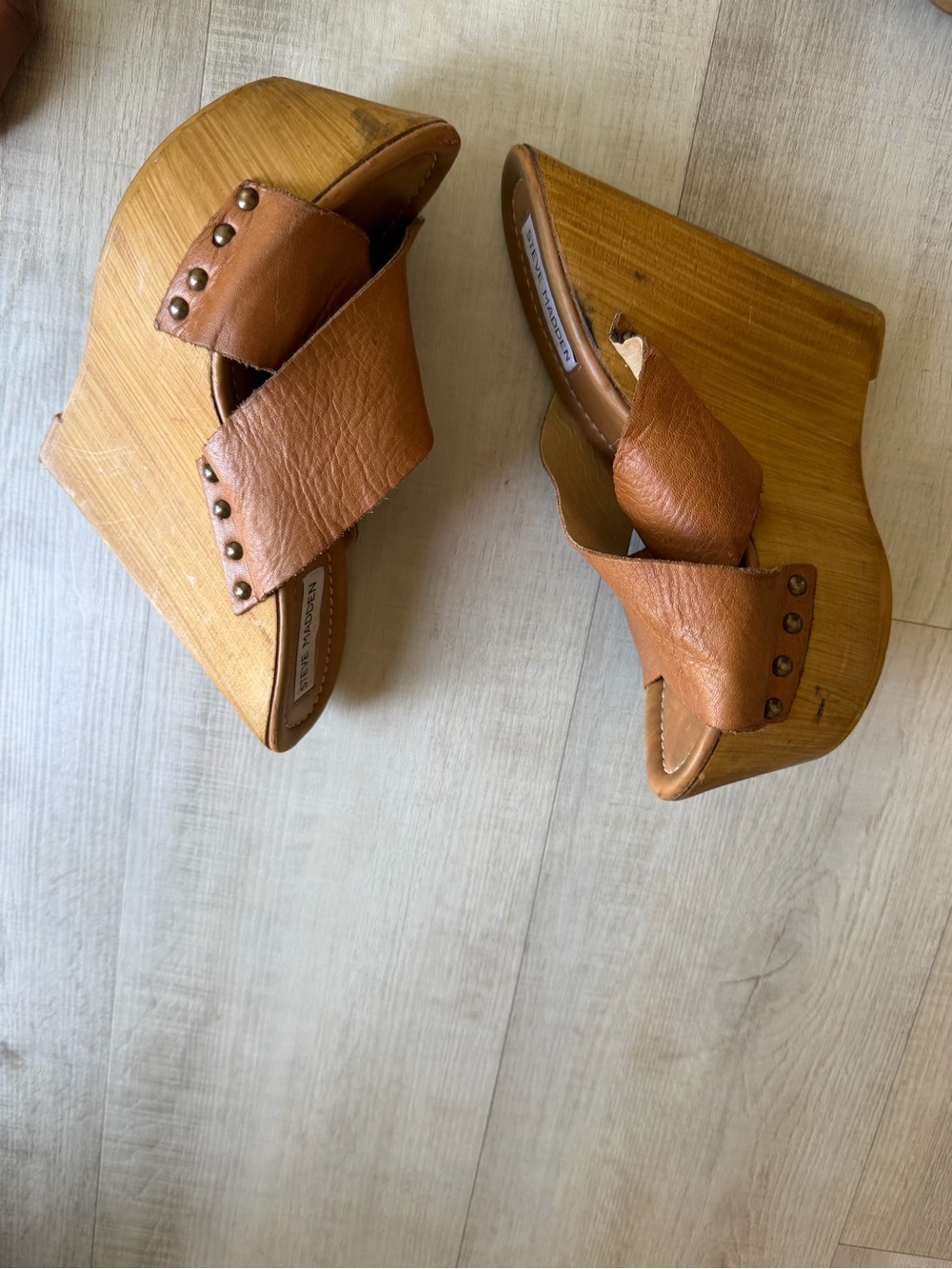 Steve Madden Tan Leather Crisscross Wedge Sandals with Studs - Picture 3 of 14